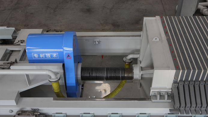 壓濾機(jī)自動(dòng)鎖緊裝置